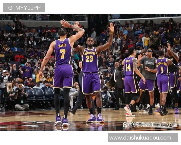 2008年黄蜂与湖人激战回顾:一场经典对决的历史瞬间与战术解析 2008年黄蜂与湖人激战回顾:一场经典对决的历史瞬间与战术解析