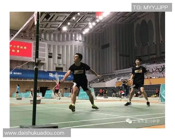 赛后分析:上海羽毛球队与广州羽毛球队灵活性对比及战术探讨 赛后分析:上海羽毛球队与广州羽毛球队灵活性对比及战术探讨